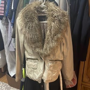 GUESS jacket. Barely used. Faux leather and faux fur (detachable)